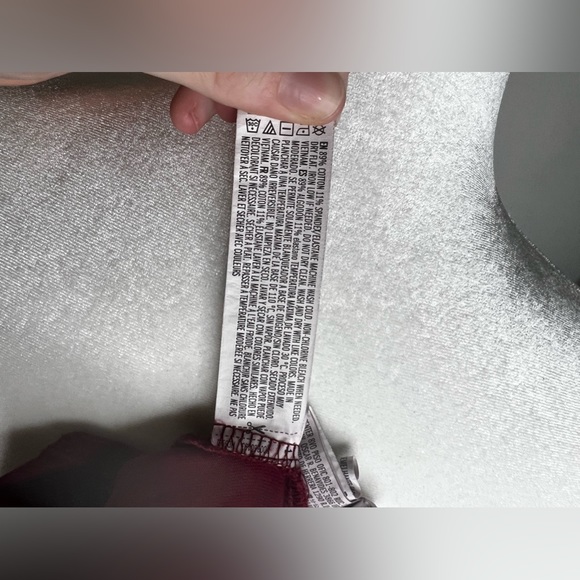 FOREVER 21 | HALF SLEEVE LOW CUT BURGUNDY BODYSUIT - Picture 4 of 5